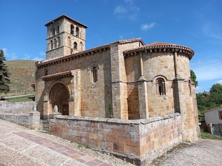 Monasterio Colegiata de San Pedro de Cervatos
