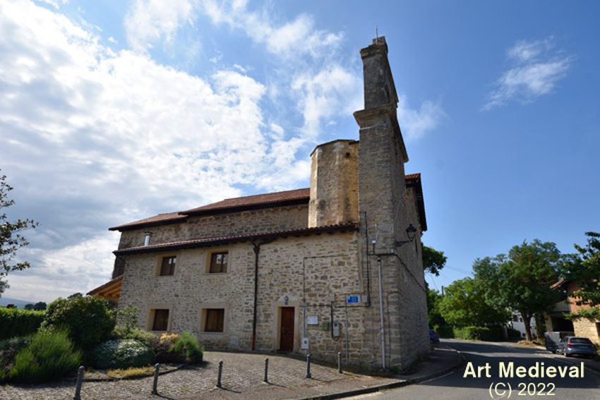 Iglesia de San Martín de Tours / Tourseko San Martin eliza