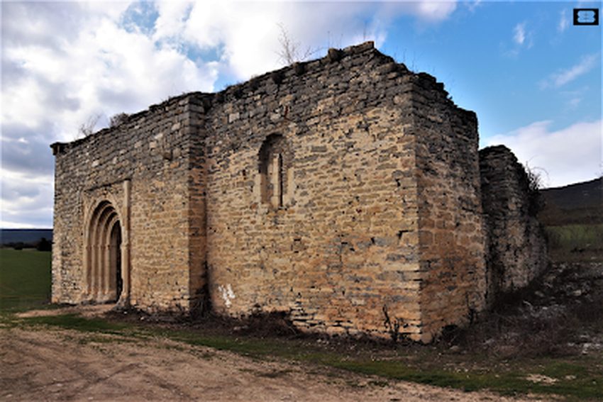 Ermita de Nuestra Señora de Urrialdo / Urrialdoko Andre Maria baseliza
