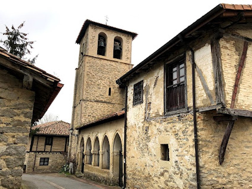 Iglesia de San Pedro Apóstol / San Pedro Apostolua eliza