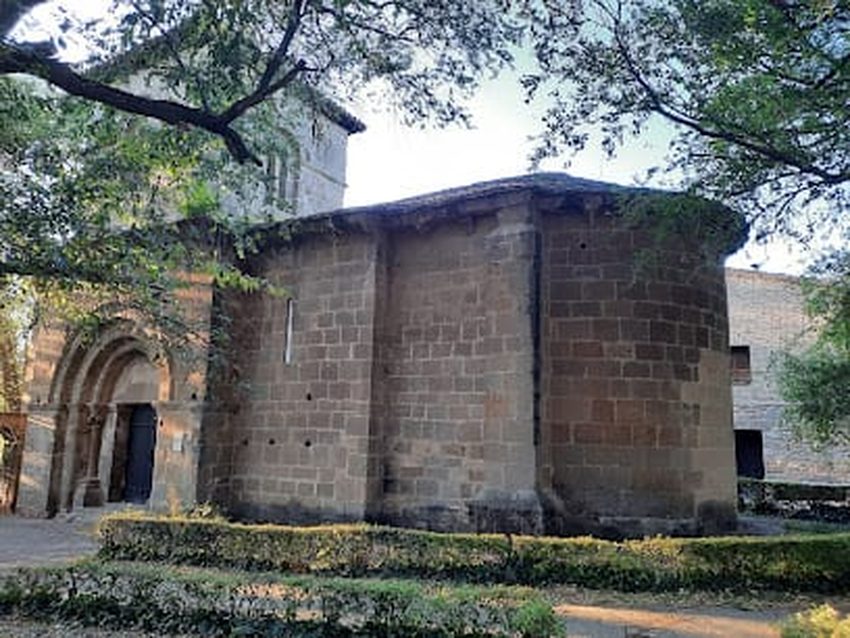 Iglesia de San Adrián de Vadoluengo