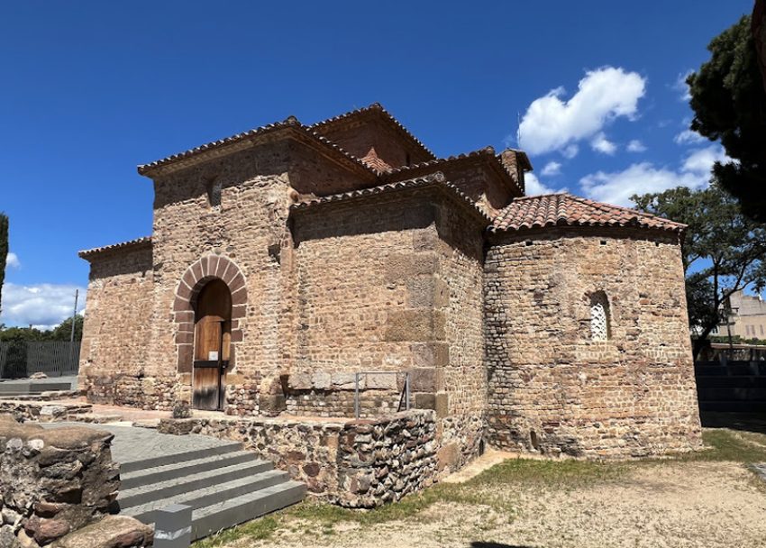 Conjunto episcopal de Égara / Iglesia de Sant Miquel